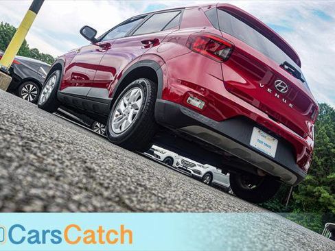 Used 2021 Hyundai Venue SE FWD image 5