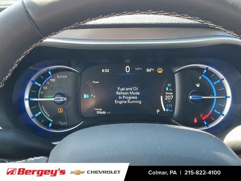 Used 2023 Chrysler Pacifica Touring-L FWD image 21