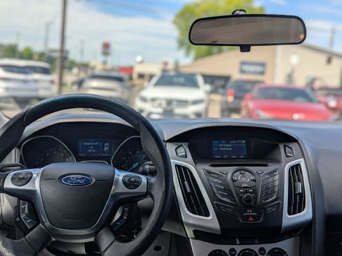 Used 2013 Ford Focus SE FWD image 12