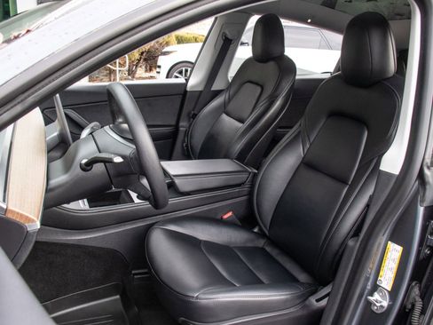 Used 2021 Tesla Model Y Long Range image 10