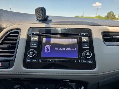 Used 2022 Honda HR-V LX image 25