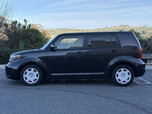 Used 2008 Scion xB image 3