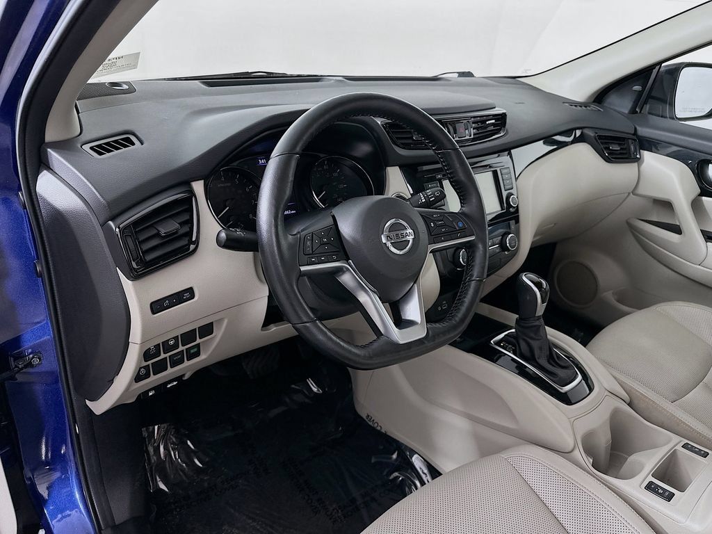 Certified 2021 Nissan Rogue Sport SL FWD image 15