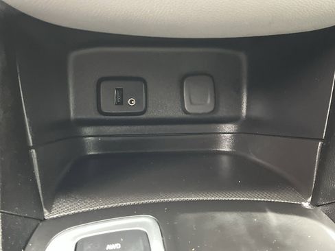 Used 2018 Chevrolet Equinox LS image 20