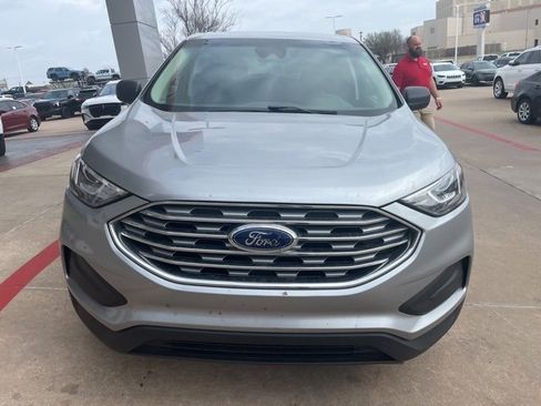 Used 2020 Ford Edge SE image 4