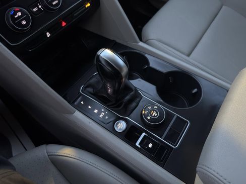 Used 2021 Volkswagen Atlas SE image 41