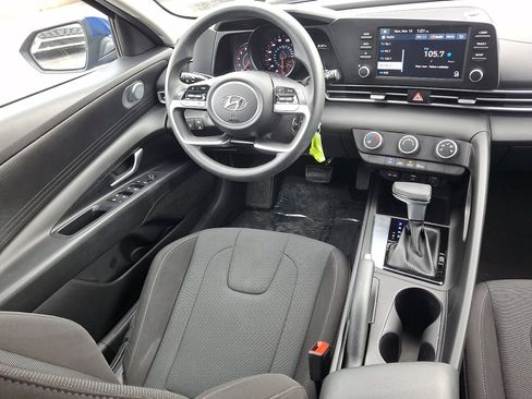 Certified 2023 Hyundai Elantra SE image 14