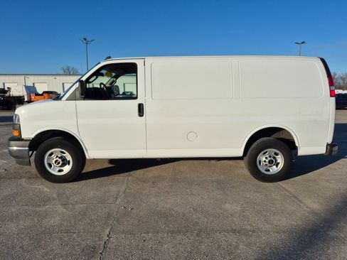 Certified 2024 GMC Savana 2500 Work Van w/ Driver Convenience Package image 4