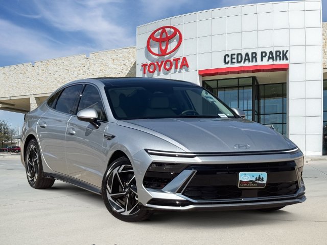 Used 2025 Hyundai Sonata SEL FWD image 1