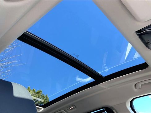 Used 2021 BMW X7 xDrive40i w/ Premium Package image 14