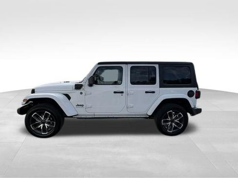 Used 2024 Jeep Wrangler Unlimited w/ Convenience Group AWD/4WD image 12