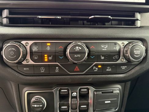 New 2026 Jeep Gladiator Willys image 18