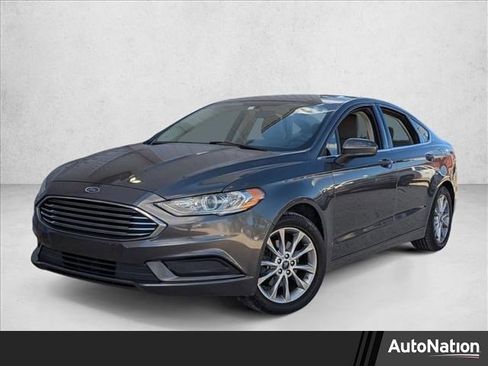 Used 2017 Ford Fusion SE w/ Fusion SE Technology Package image 1