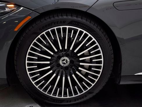 Used 2023 Mercedes-Benz EQS 580 EQS 580 image 12