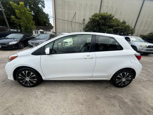 Used 2012 Toyota Yaris LE FWD image 4