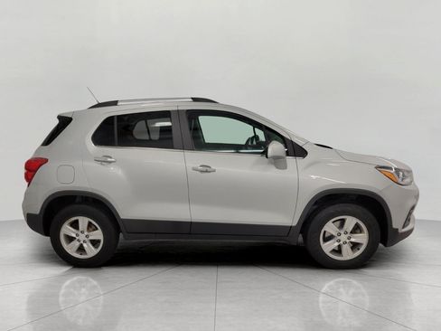 Used 2020 Chevrolet Trax LT w/ Driver Confidence Package AWD/4WD image 11
