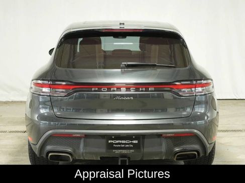 Certified 2022 Porsche Macan image 12