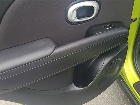 Used 2019 Kia Soul FWD image 17