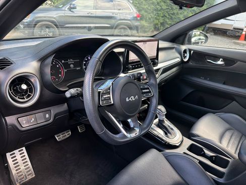 Used 2023 Kia Forte GT-Line w/ GT-Line Premium Package FWD image 18