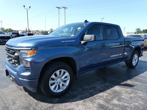 Certified 2024 Chevrolet Silverado 1500 Custom AWD/4WD image 9