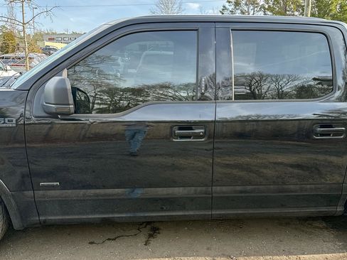 Used 2017 Ford F150 XLT w/ Equipment Group 302A Luxury image 19