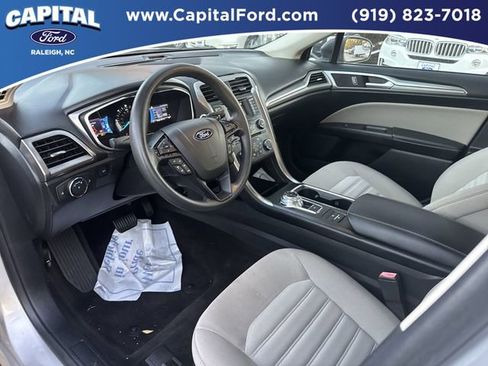 Used 2018 Ford Fusion S image 18