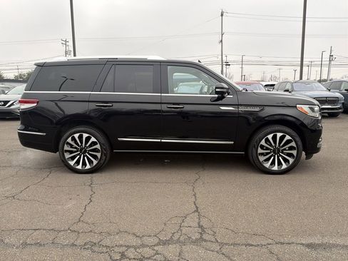Certified 2024 Lincoln Navigator Reserve image 6