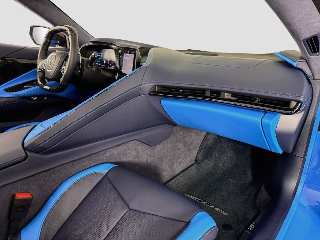 Used 2025 Chevrolet Corvette Z06 w/ Stealth Interior Trim Package RWD image 13