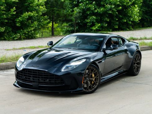 Used 2024 Aston Martin DB12 Coupe RWD image 29