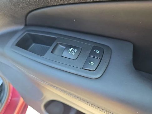 Used 2020 Jeep Grand Cherokee Overland AWD/4WD image 22