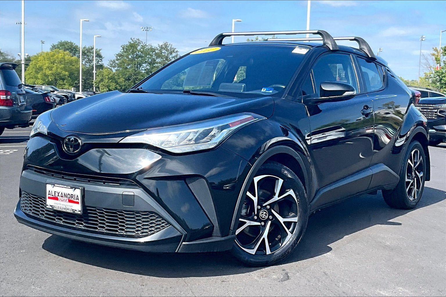 Used 2022 Toyota C-HR XLE FWD image 1