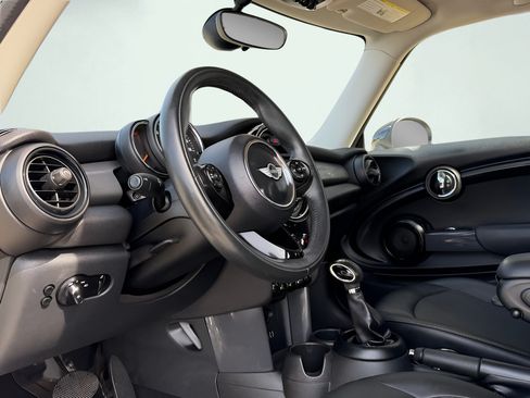 Used 2018 MINI Cooper 2-Door Hardtop FWD image 2