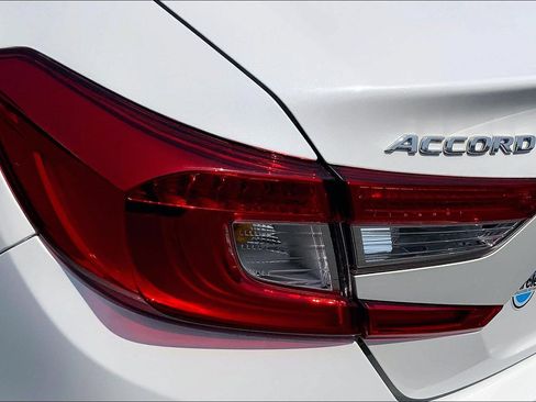 Used 2020 Honda Accord EX image 21