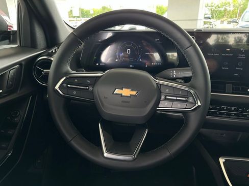 New 2026 Chevrolet Equinox LT w/ Convenience Package II FWD image 19