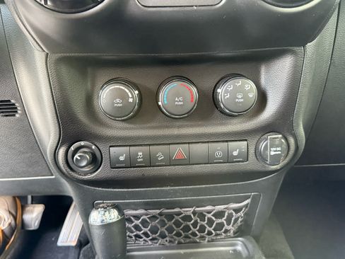 Used 2017 Jeep Wrangler Unlimited Sahara AWD/4WD image 20