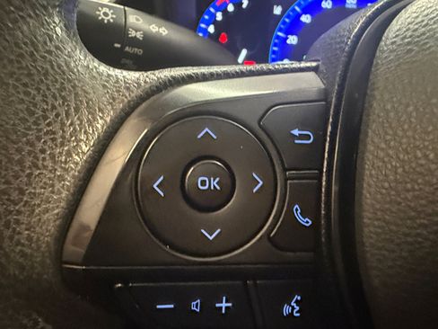 Used 2022 Toyota Corolla LE FWD image 32