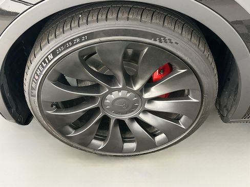 Used 2023 Tesla Model Y Performance image 11