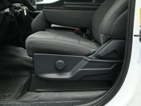 New 2026 Ford F250 XL w/ XL Chrome Package image 10