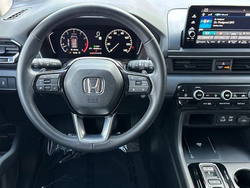 Certified 2024 Honda Pilot Touring image 18