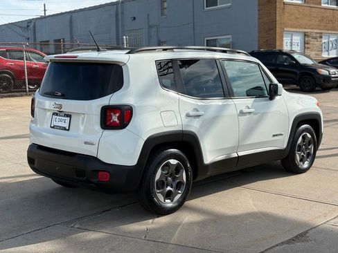 Used 2015 Jeep Renegade Latitude w/ Cold Weather Group II FWD image 6