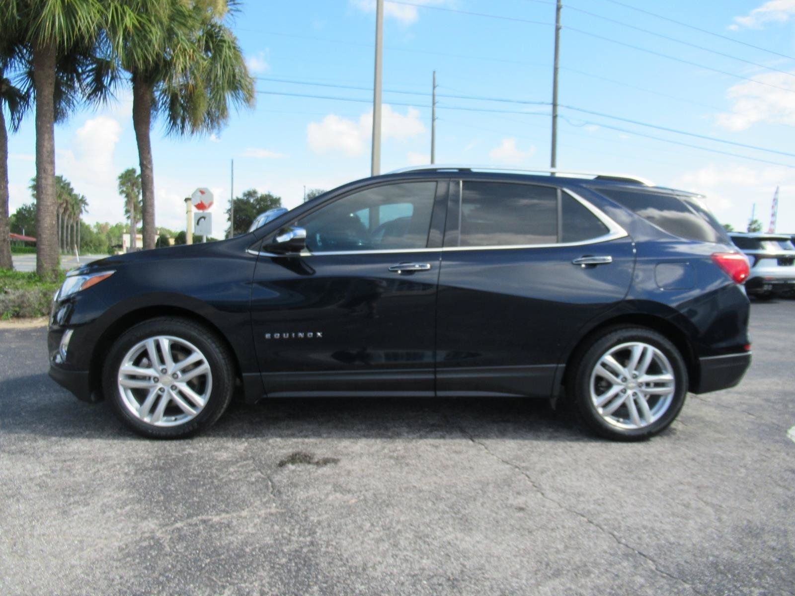 Used 2020 Chevrolet Equinox Premier FWD image 2