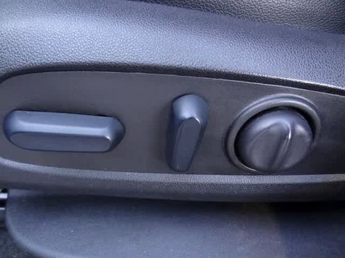 Used 2024 GMC Terrain SLT image 7