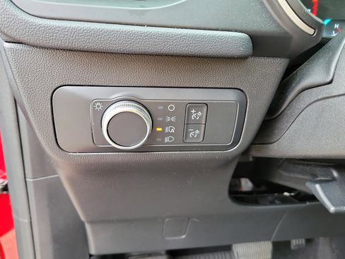 Certified 2020 Ford Escape SE image 10