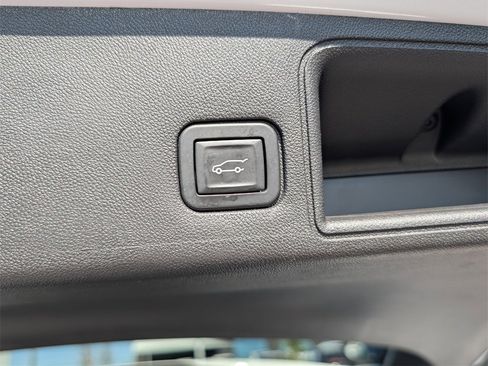 Used 2019 GMC Terrain SLT w/ Preferred Package image 24