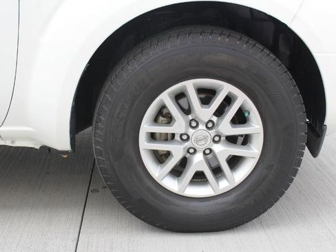 Used 2014 Nissan Frontier SV image 30