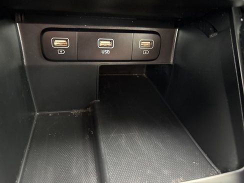 Certified 2021 Kia Sorento S w/ Panoramic Sunroof Package image 16