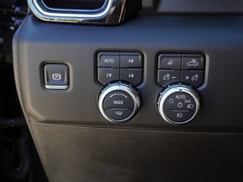 Used 2025 GMC Sierra 2500 Denali Ultimate AWD/4WD image 22