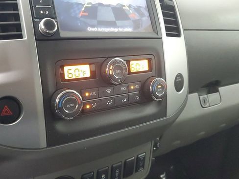 Certified 2020 Nissan Frontier SV image 28