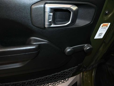 Used 2020 Jeep Wrangler Sport AWD/4WD image 16
