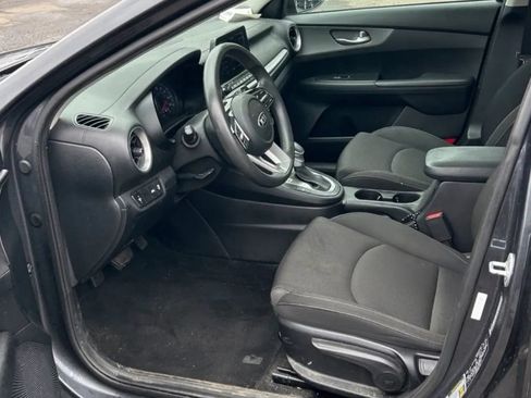 Used 2019 Kia Forte LXS FWD image 4